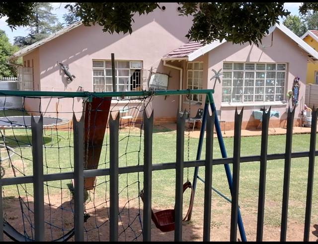 3 BEDROOM HOUSE SOLD IN STILFONTEIN EXT 1